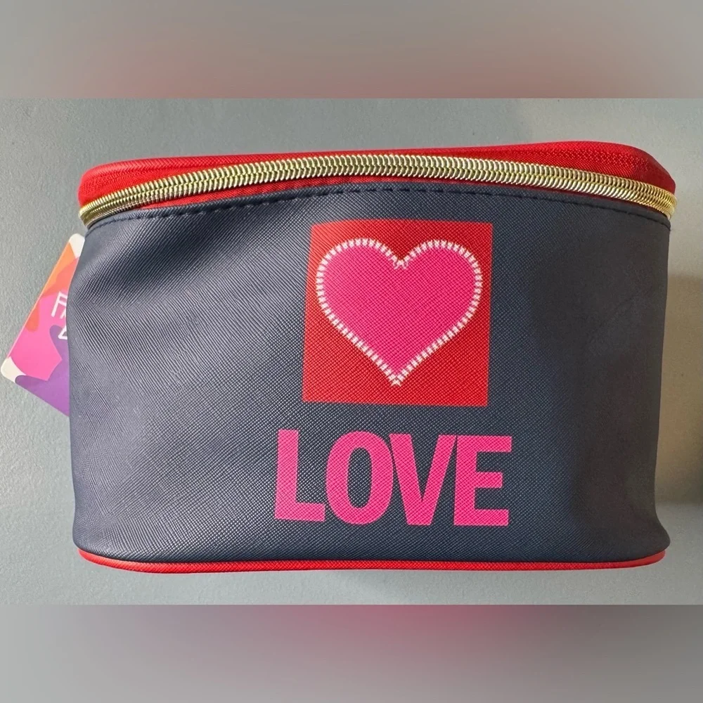 French bull Love Heart navy blue and Red Women's train case cosmetic Bag